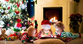 Наряжаем новогоднюю елку вместе с ребенком