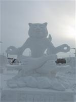 Изготовление Деда Мороза и Снегурочки из льда и снега (ледяные фигуры)